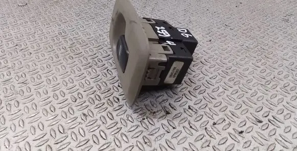 Volvo XC90 Electric window control switch 8685288