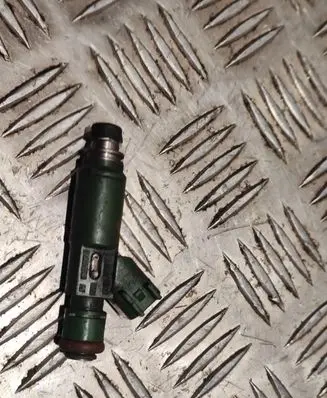 Volvo XC70 Fuel injector 9470229