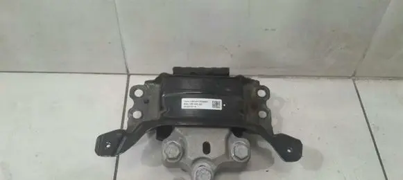 Audi A3 S3 8V Engine mount bracket 5Q0199555AD