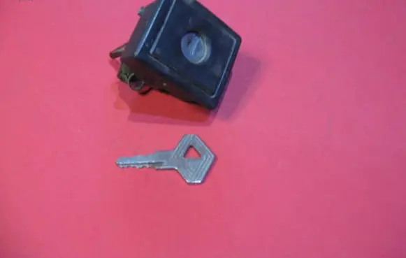 Renault 11 Tailgate exterior lock 497354