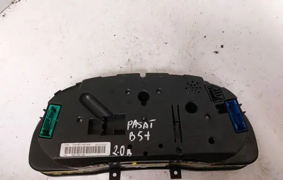 Volkswagen PASSAT B5.5 Speedometer (instrument cluster) 3B0920825 230201110428 VWZ7Z0A3502334