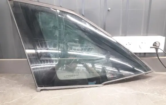 Citroen C4 Grand Picasso Rear side window