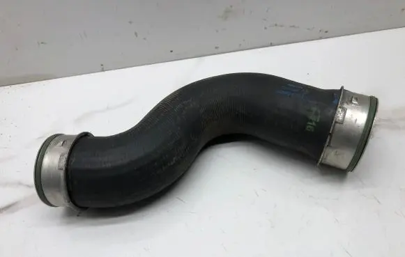 Volkswagen Golf V Intercooler hose/pipe 1K0145832E