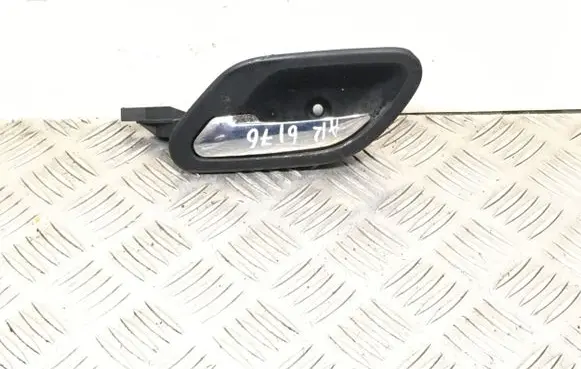BMW 5 E39 Rear door interior handle 8226049