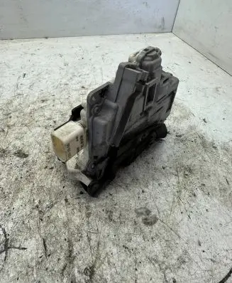Audi A3 S3 8P Front door lock 4f0839016