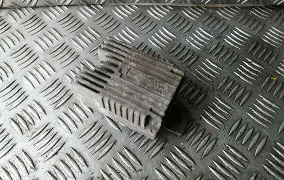 Mercedes-Benz A W168 Coolant fan relay A0275458032