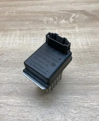Audi A6 S6 C5 4B Heater blower motor/fan resistor 4B0820521 5DS006467