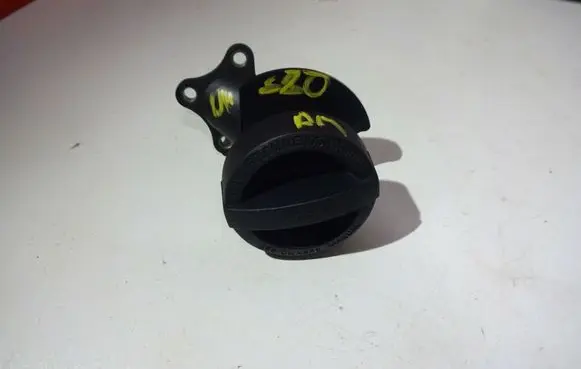 Volvo S80 Oil filler cap 31330189