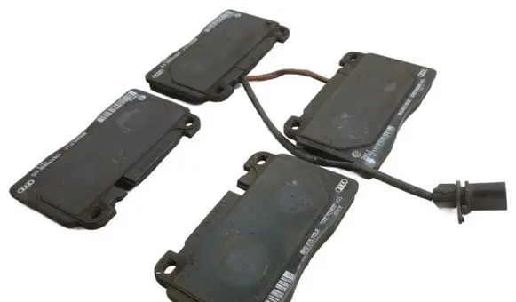 Audi Q3 8U Brake pads (front) 8R0698151L