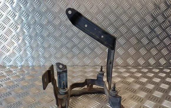 Ford Focus C-MAX Power steering pump mounting bracket 3M513K738AB