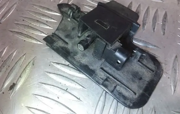 Mercedes-Benz E W210 Windshield washer spray nozzle 86047VD