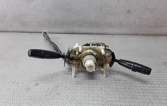 KIA Carnival Wiper turn signal indicator stalk/switch K55566120