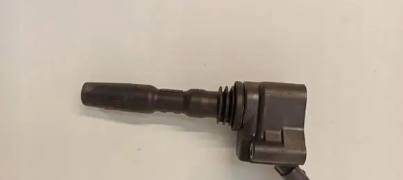 Audi Q2 - High voltage ignition coil 04E905110K