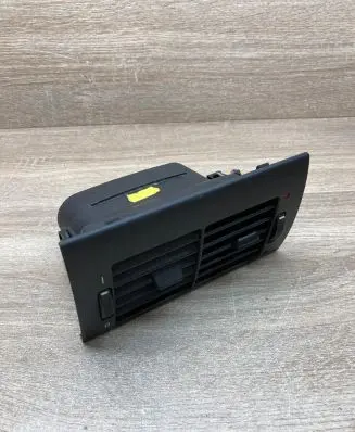 BMW 5 E39 Dash center air vent grill 8376150