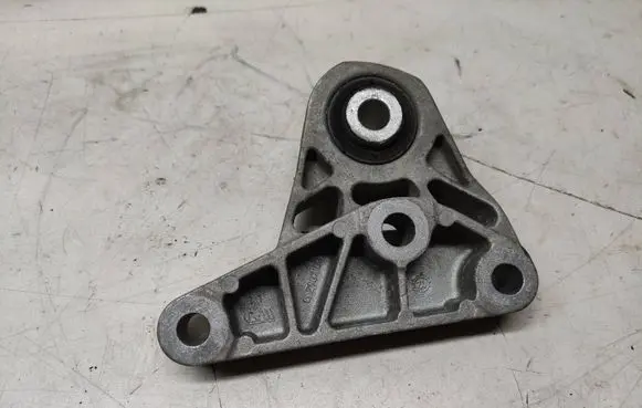 Volvo XC60 Gearbox mounting bracket