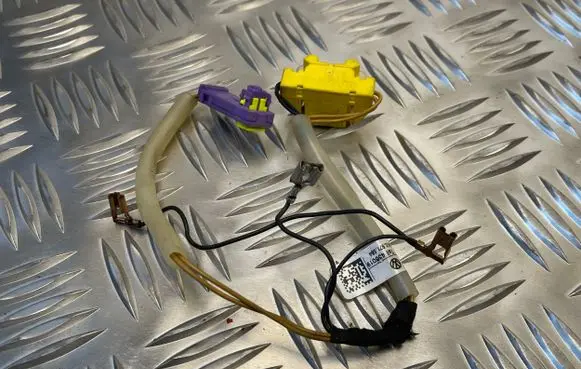 Skoda Octavia Mk2 (1Z) Airbag squib ring wiring 1K0971584