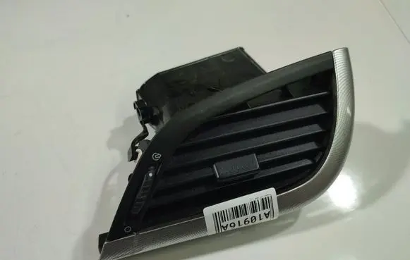 Peugeot 207 Dash center air vent grill 9650088477