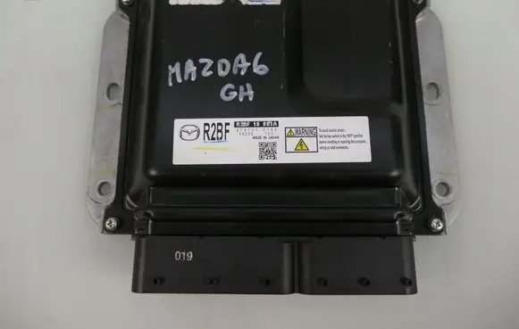 Mazda 6 Engine control unit/module R2BF18881A