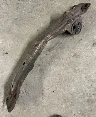 Nissan X-Trail T30 Front subframe