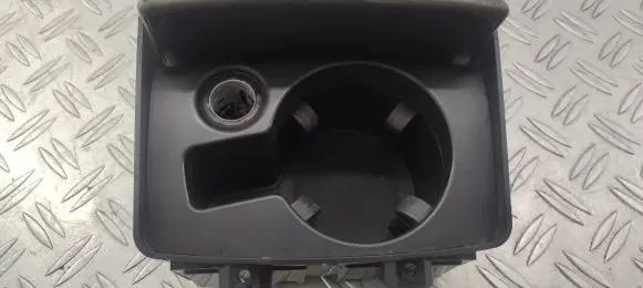 Cup holder front