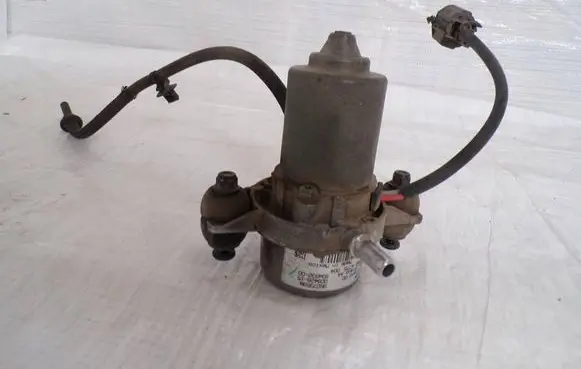 Opel Mokka Vacuum pump 95073598