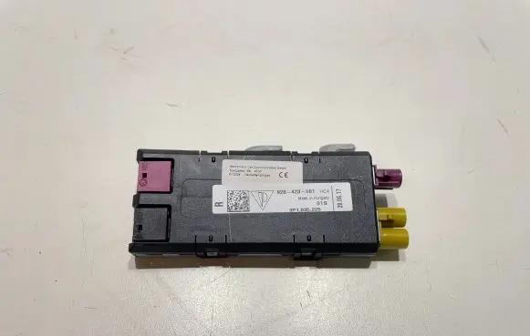 Porsche 911 991 Aerial antenna amplifier 9P1035225