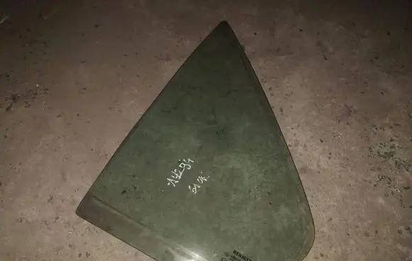 Renault 19 Rear vent window glass 
