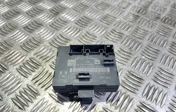 Audi A3 S3 8V Door control unit/module 5Q0959595E 5Q0959595B