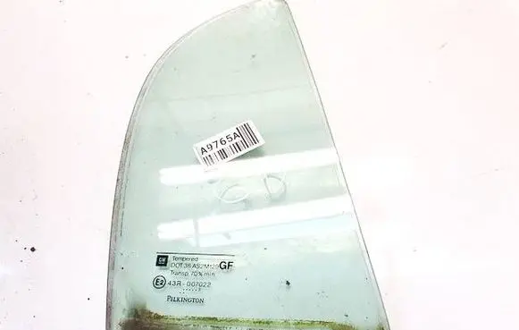 Opel Astra G Rear vent window glass dot36as2m129