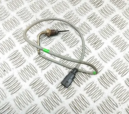 Volkswagen PASSAT B8 Oil temperature sensor 04L906088BL