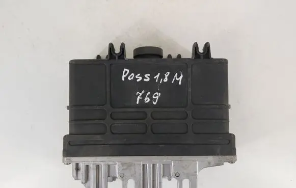 Volkswagen PASSAT B3 Engine control unit/module 0261203188189 8A0907311L