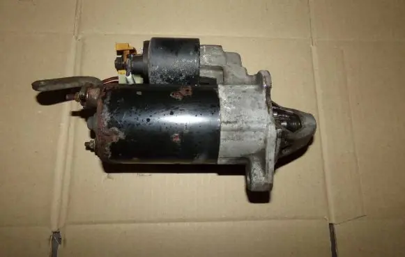 Volkswagen PASSAT B5.5 Starter motor