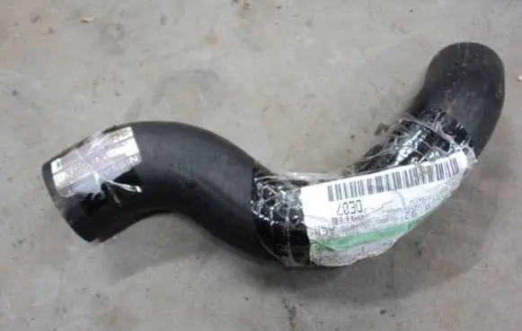 Nissan Navara D40 Intercooler hose/pipe 14463BC02A
