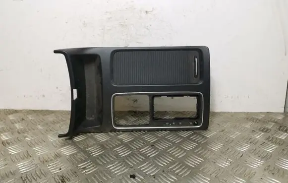 Cup holder front