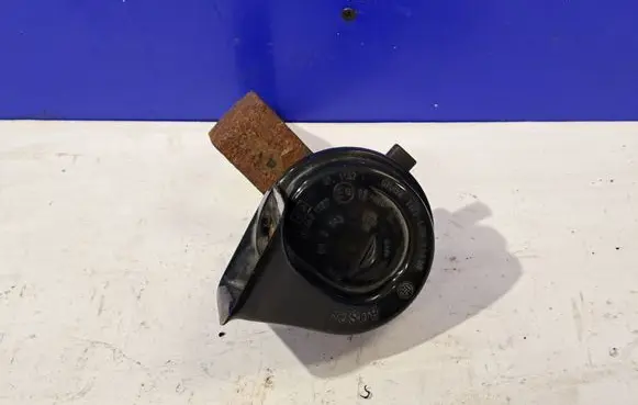 Jeep Wrangler Horn signal 3881157