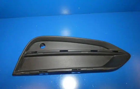 Volvo S90, V90 Front bumper lower grill 31425447