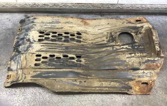 Opel Frontera A Engine splash shield/under tray
