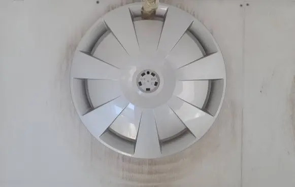 Audi A4 S4 B9 R16 wheel hub/cap/trim 8V0601147C