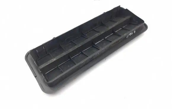 Maserati Quattroporte Quarter panel pressure vent 60665690