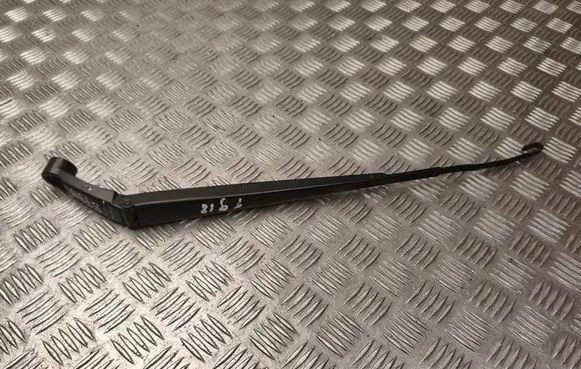 Toyota Prius (XV60) Front wiper blade arm 