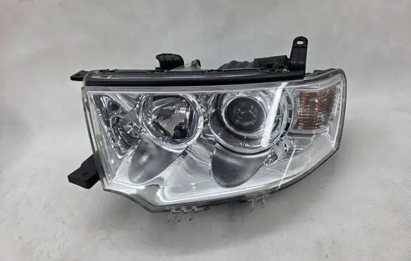 Mitsubishi L200 Headlight/headlamp
