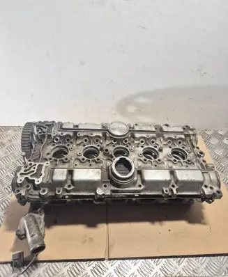Volvo V70 Engine head 1001761 9209867 3531391