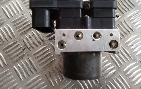 Ford Focus ABS Pump 10097001103 5WK84103 3M512M110GA
