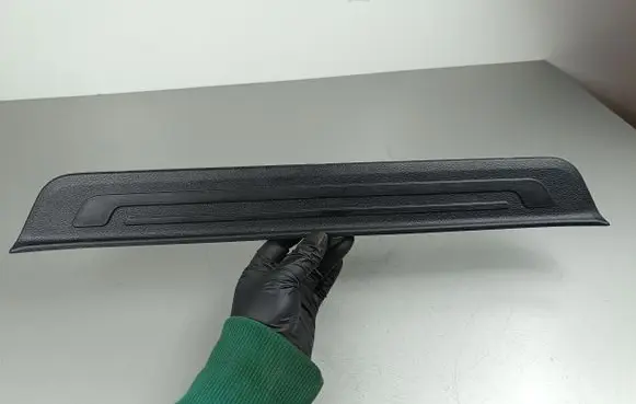 KIA Telluride Front sill trim cover 85883S9000
