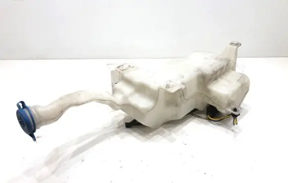 Suzuki SX4 Windshield washer fluid reservoir/tank 38400-79J