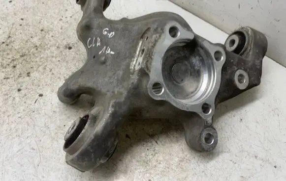 Rear wheel hub spindle/knuckle