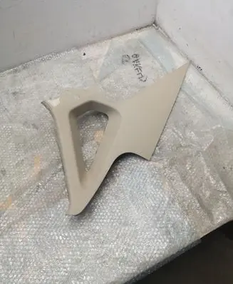 Volkswagen PASSAT B7 USA (D)pillar trim (top) 561867287