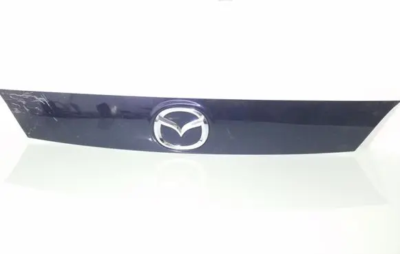 Tailgate trim