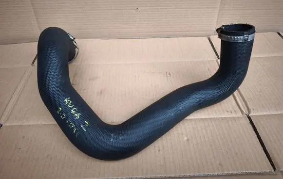 Intercooler hose/pipe