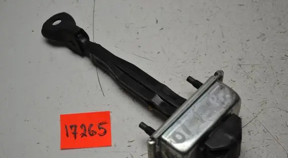 Opel Insignia B Front door check strap stopper 39185963
